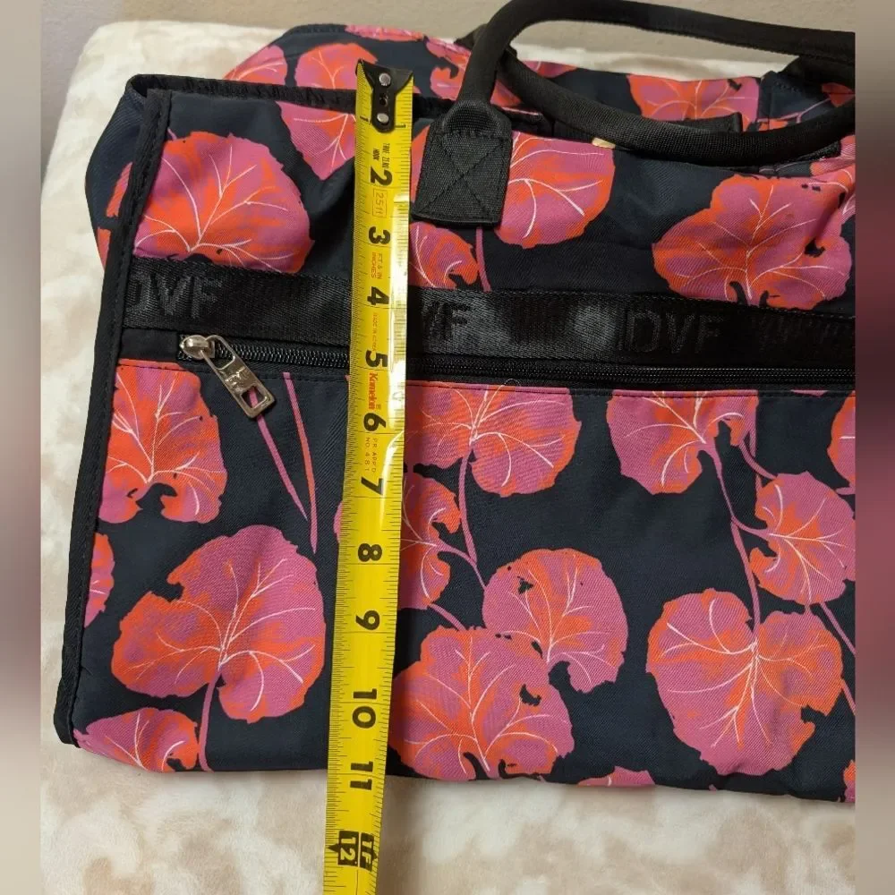 Diane von Furstenberg DVF Geranium Leaf Weekender Travel Bag Pouch Set NWOT